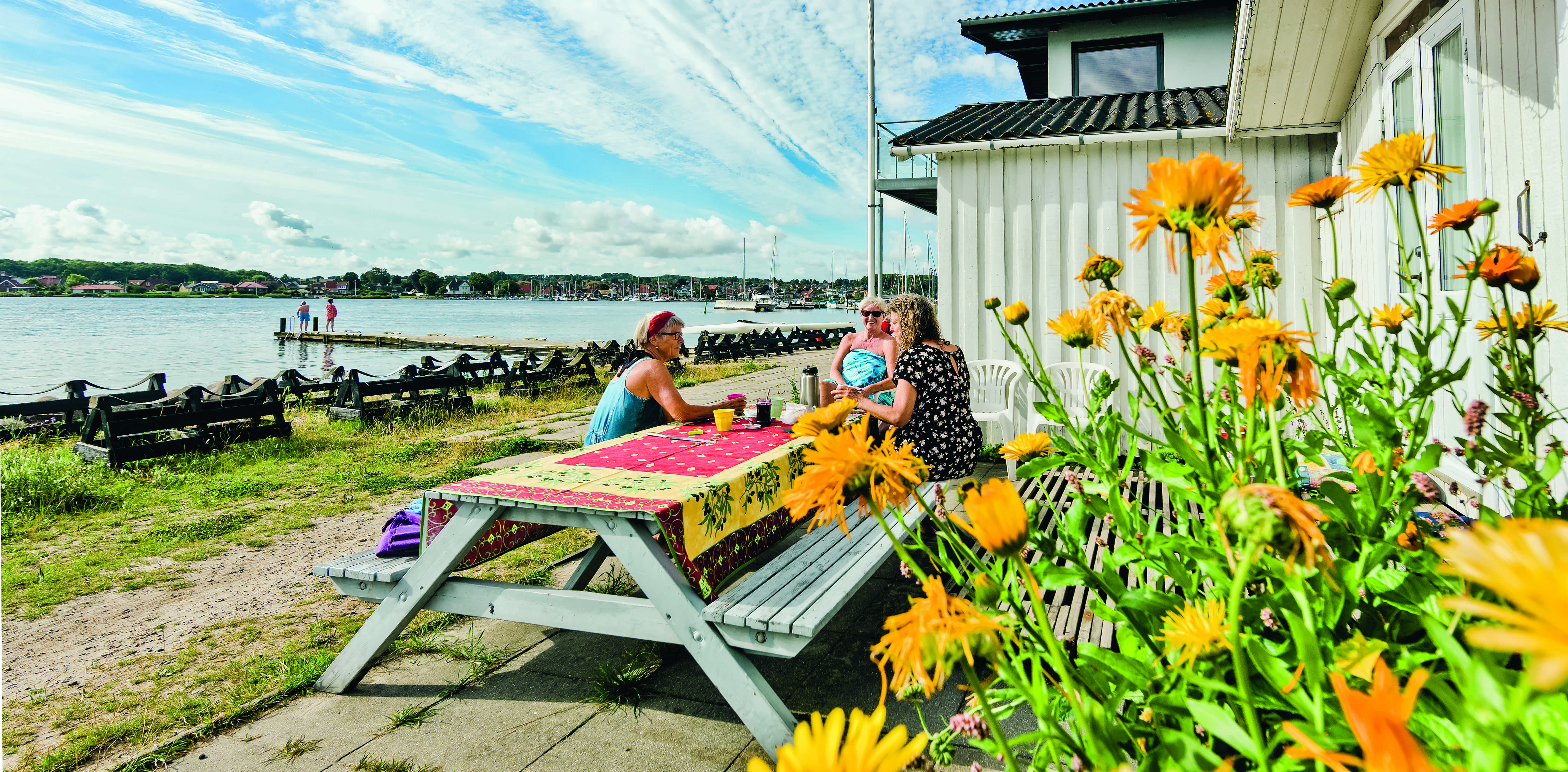 Lystbådehavnen, blomster og sommer i Cittaslow