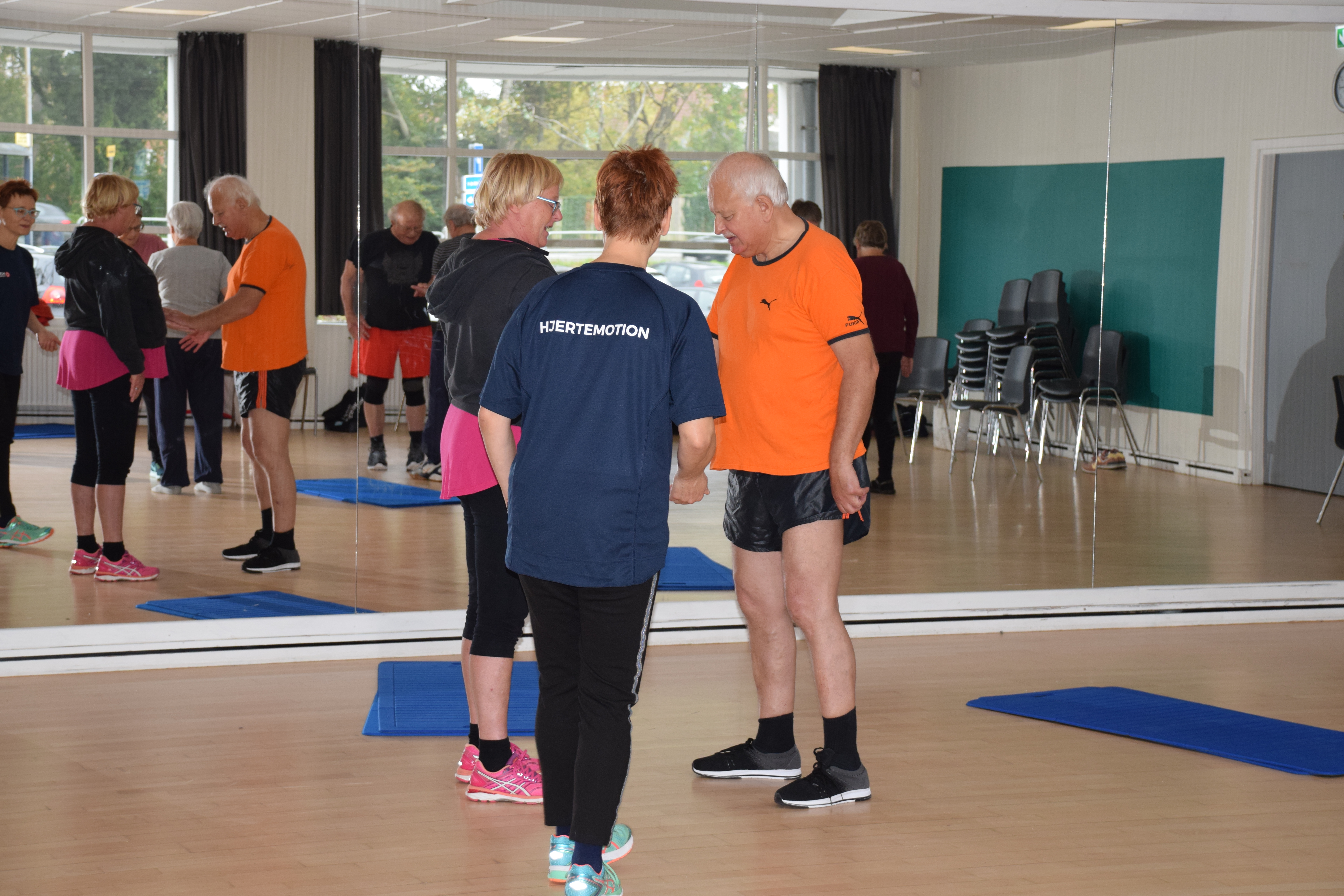 Frivillige dyrker motion