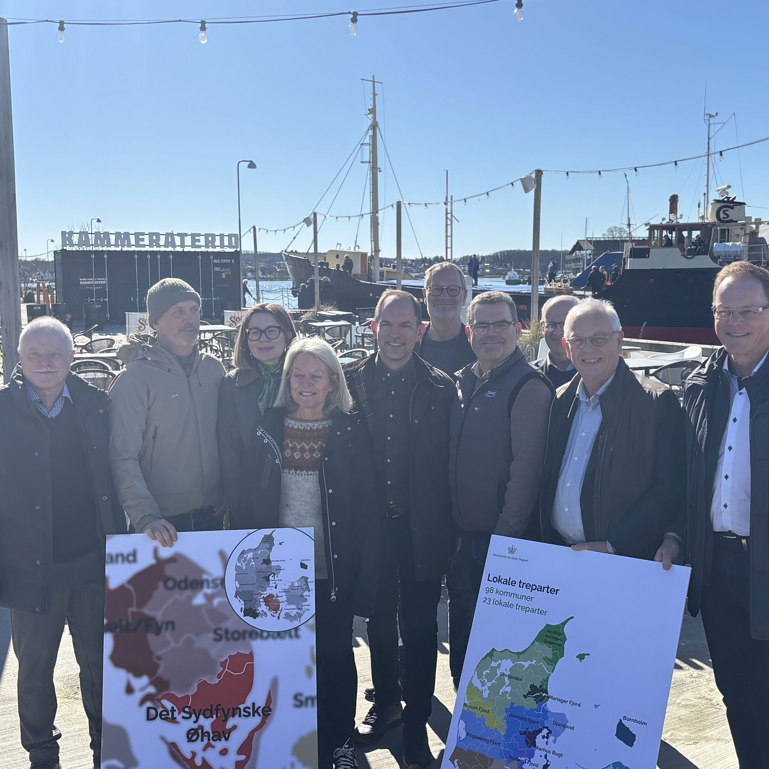 Fællesfoto i forbindelse med bådtur